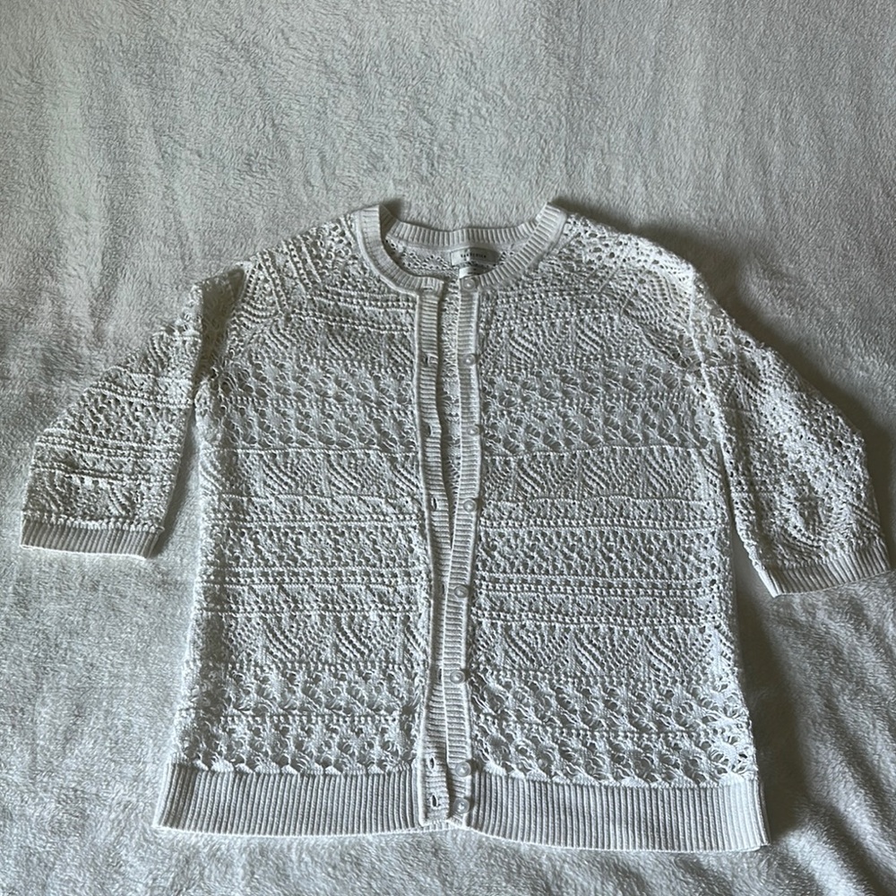 Van Heusen Women’s Elegant White Lace Knit Sweater Size M